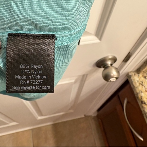 Simply Vera Vera Wang Aqua Wrap Front Blouse with Pocket L NWT - Picture 6 of 6